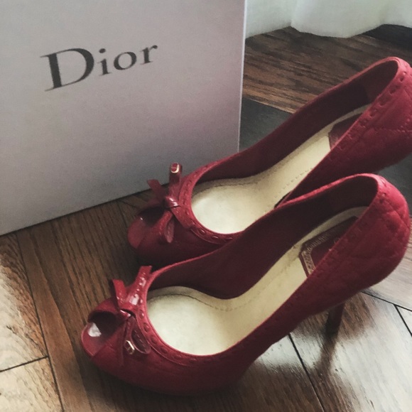 Authentic Dior classic peep toe heals from Holt Renfrew - Picture 3 of 7